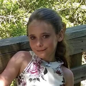 Meet your Posher, Crystal